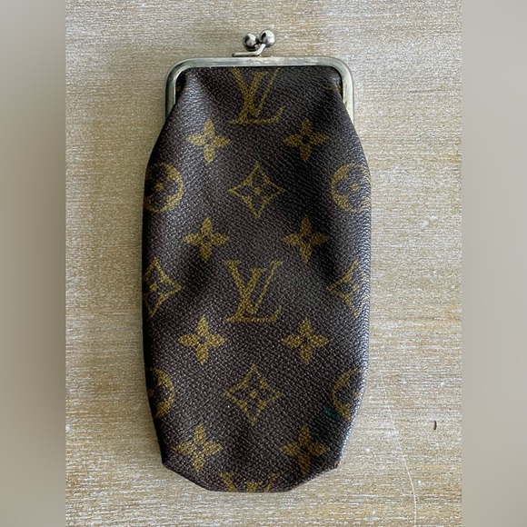 ***SOLD***Rare AUTHENTICITY GUARANTEED VTG LV Kisslock EyeglassCaseCigaretteCase - Picture 1 of 16